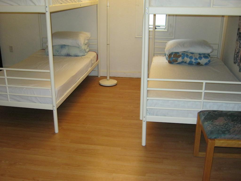 Kelowna Okanagan Lake Hostel Bagian luar foto