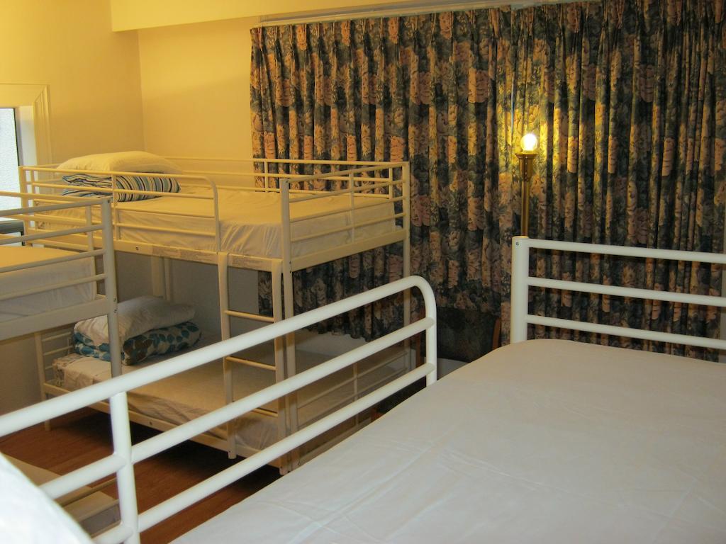 Kelowna Okanagan Lake Hostel Ruang foto