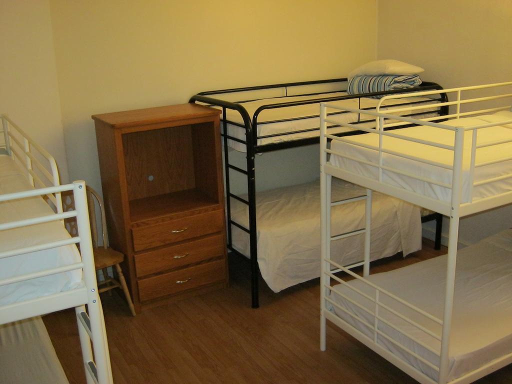 Kelowna Okanagan Lake Hostel Bagian luar foto