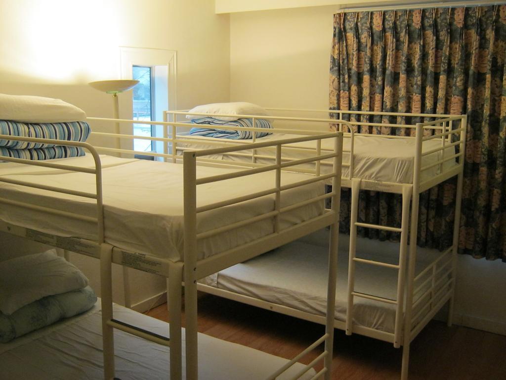 Kelowna Okanagan Lake Hostel Bagian luar foto