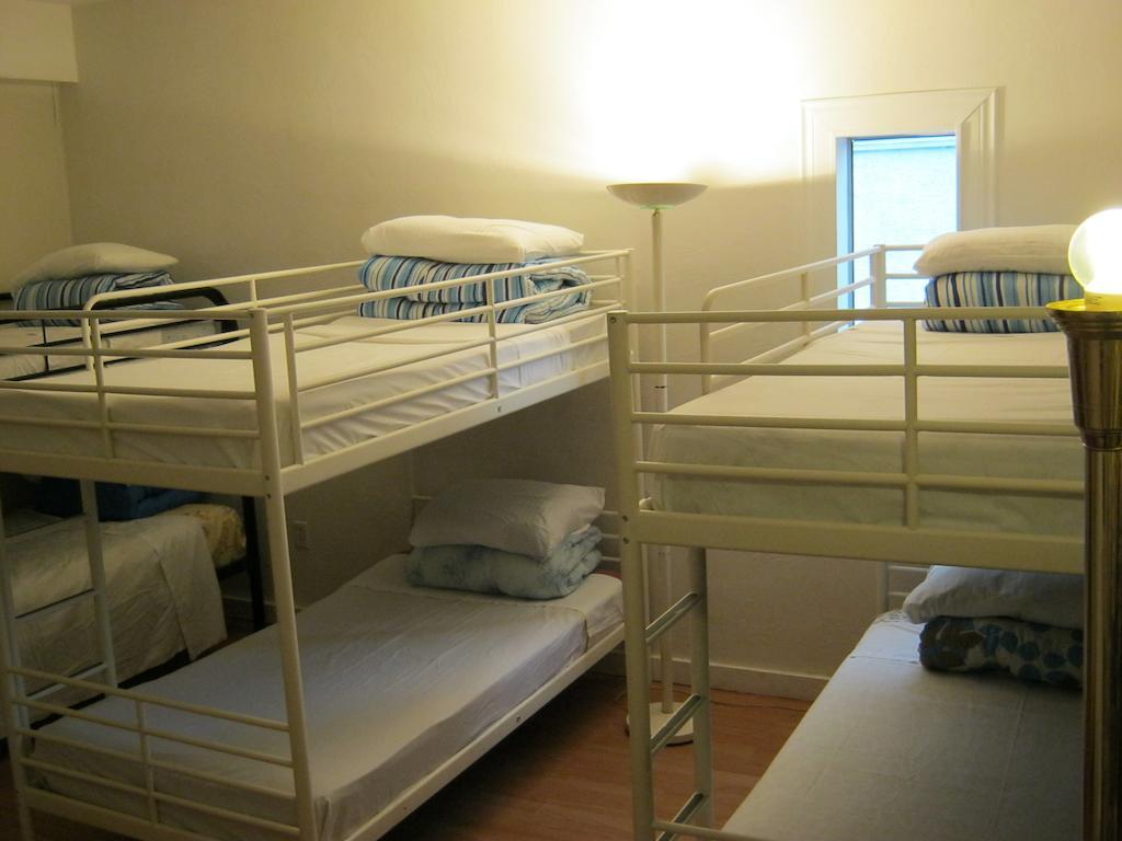 Kelowna Okanagan Lake Hostel Bagian luar foto